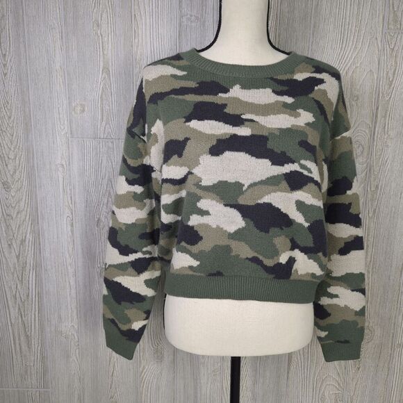 Divided By H&M Women’s Large Cropped Camo Green Pullover Sweater - Picture 1 of 7